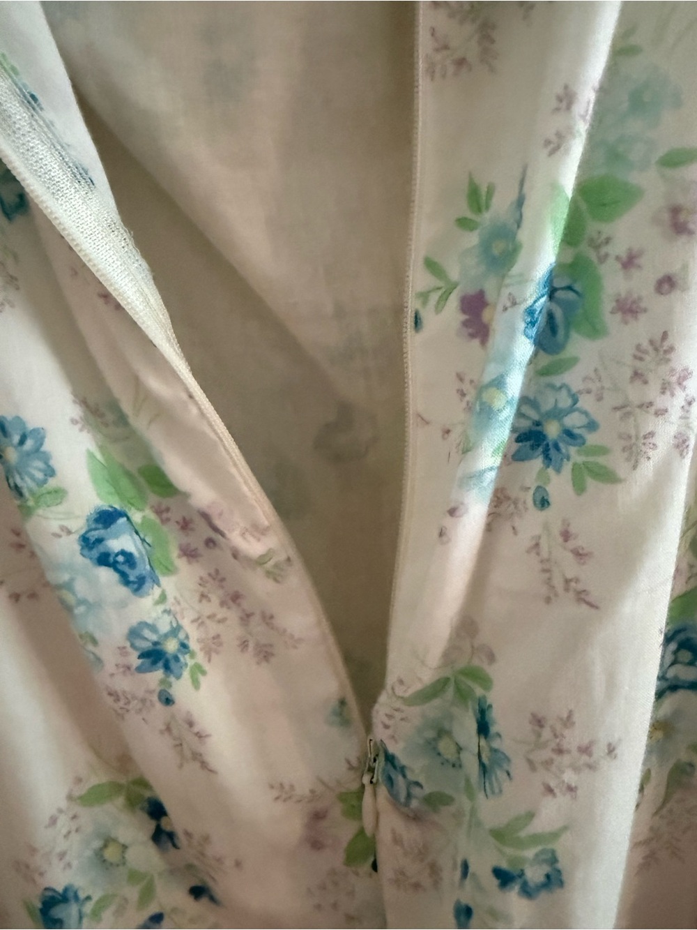 Women's White Floral dress - Picture 5 of 7